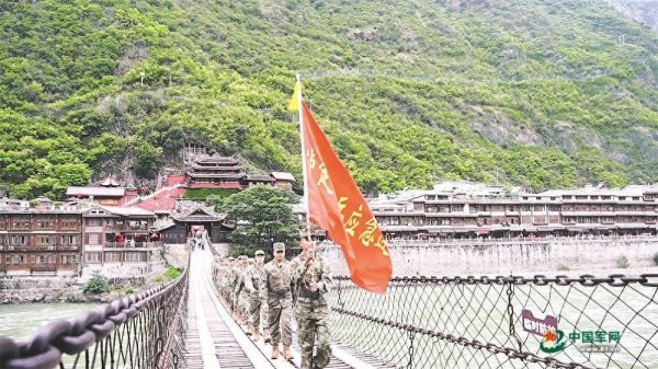 天创优配 从“攀索飞夺”到“纵身飞降”