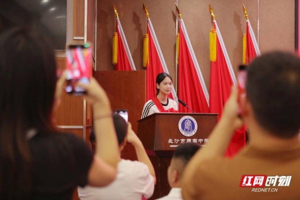 亿润配资 长沙2025年唯一一位女飞行学员诞生！飞行无关性别，热爱成就梦想