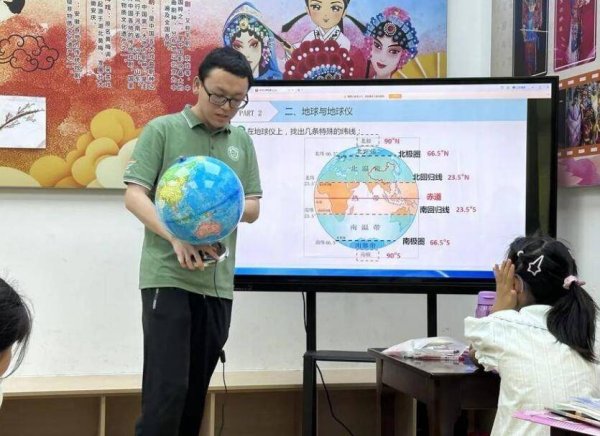 泸深配 合肥蜀山：花样“暑期带娃” “托”稳上班族的心